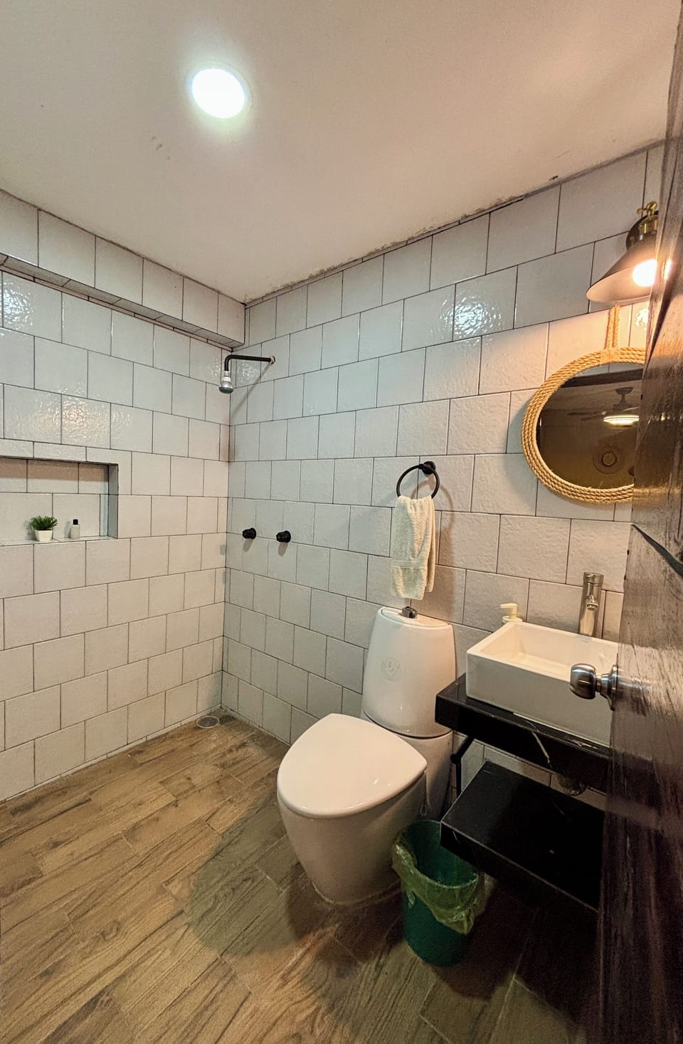 Classic Double or Twin Room | Bathroom | Bathtub, hair dryer (on request), soap, shampoo