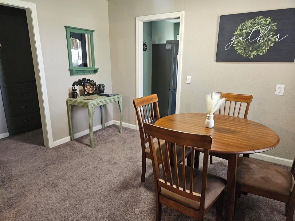 indoor dining, dining table, welcome table