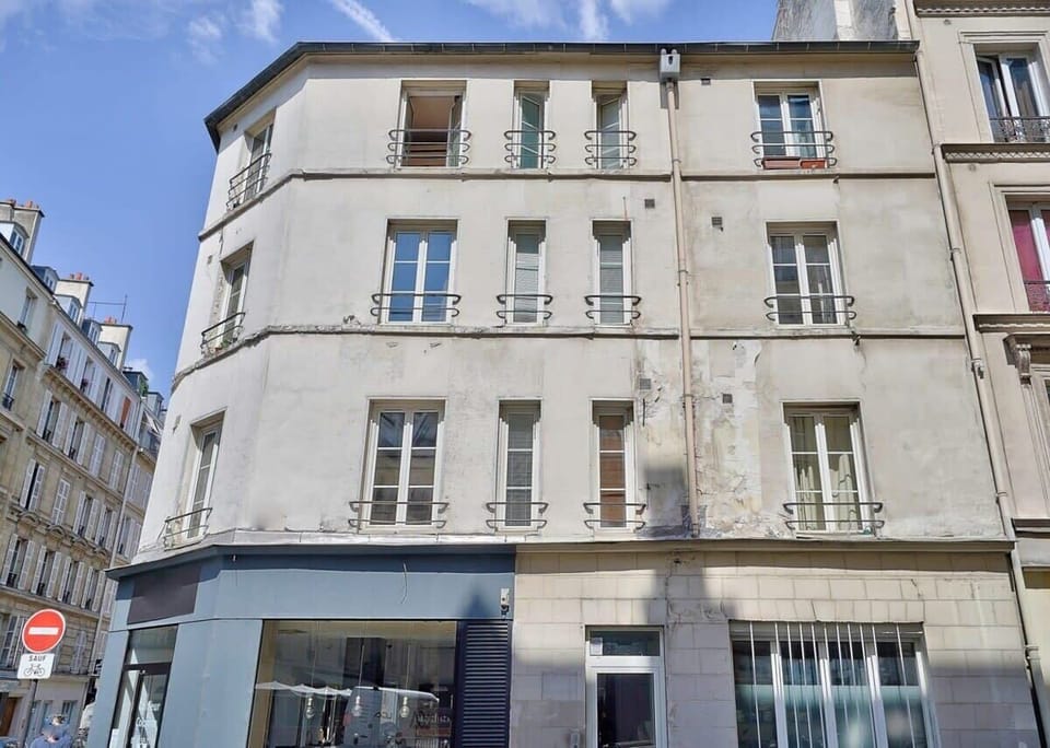 Building / Entrance