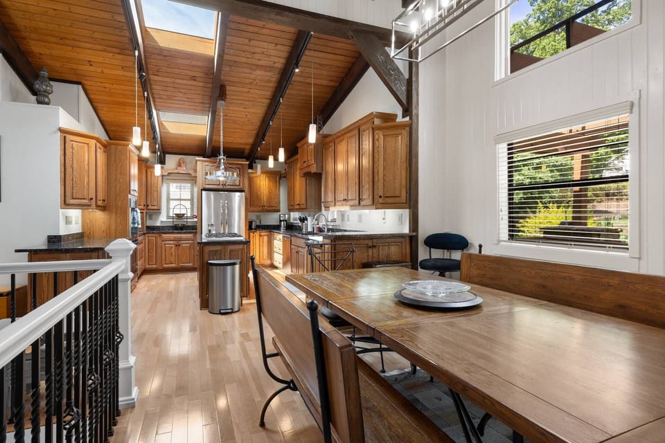 Dining and kitchen are all conveniently located