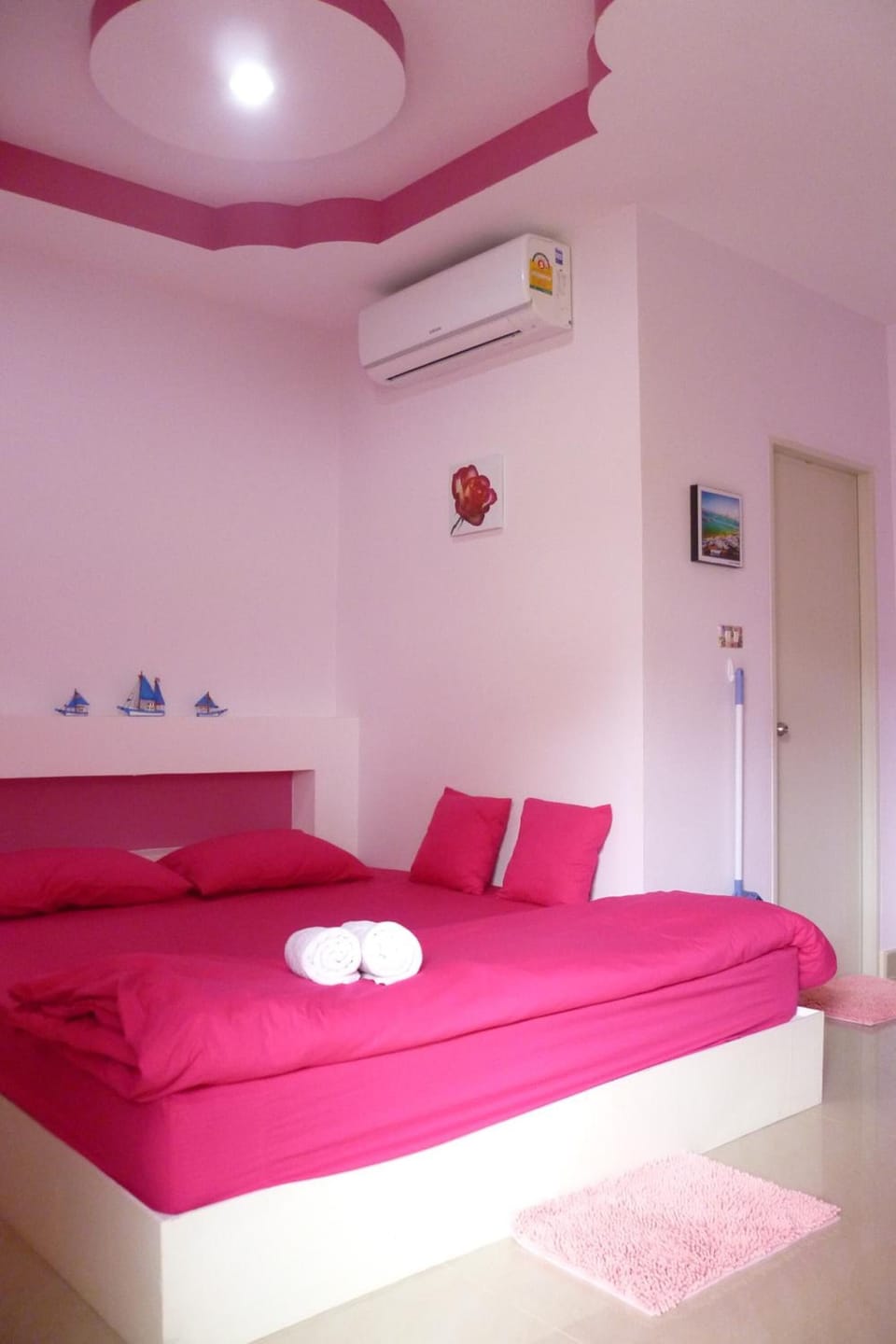 Blackout drapes, soundproofing, WiFi (free)