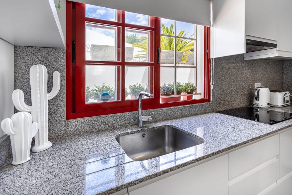 Vacacia Ocean Breeze 24 kitchen 3