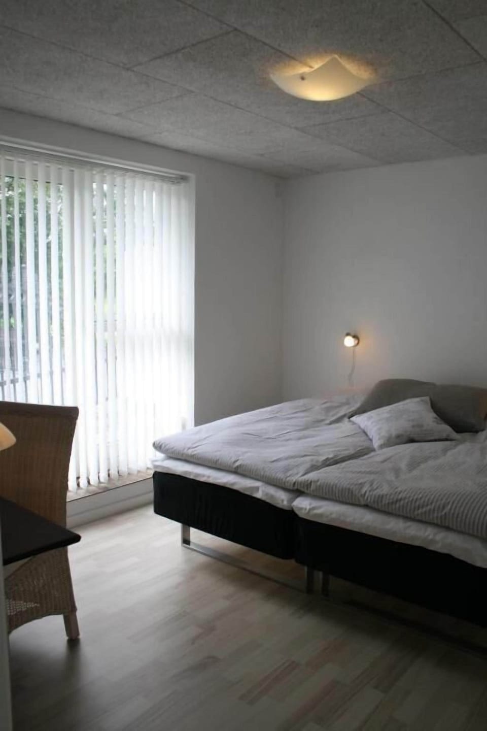 Twin Room, Garden View | Desk, free WiFi, bed sheets