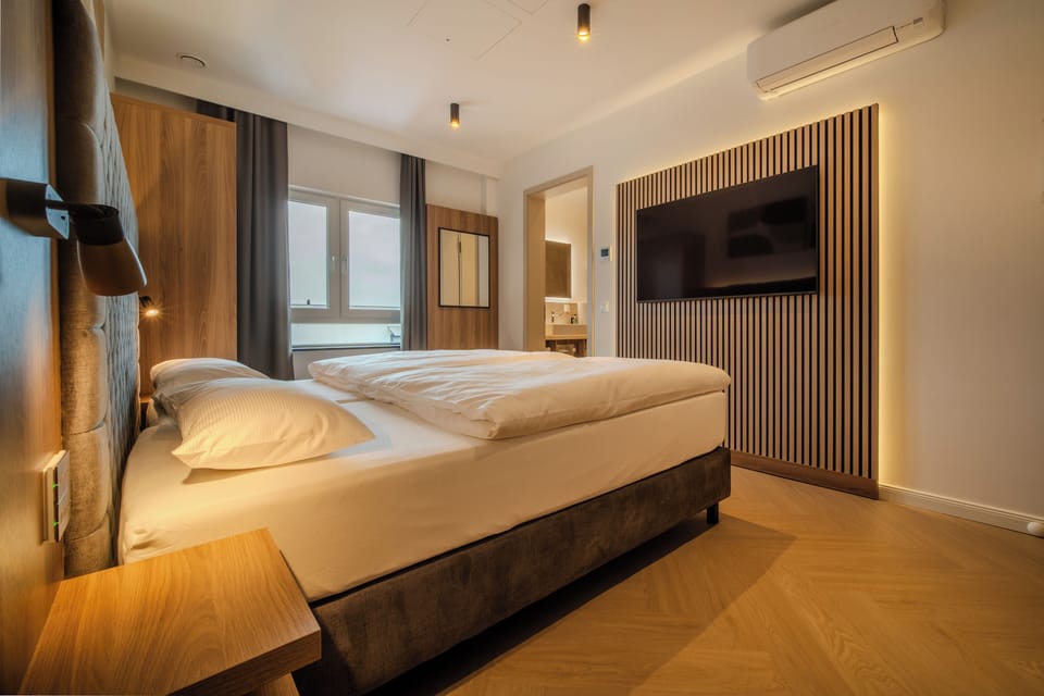 Comfort Double or Twin Room | In-room safe, individually decorated, individually furnished, desk