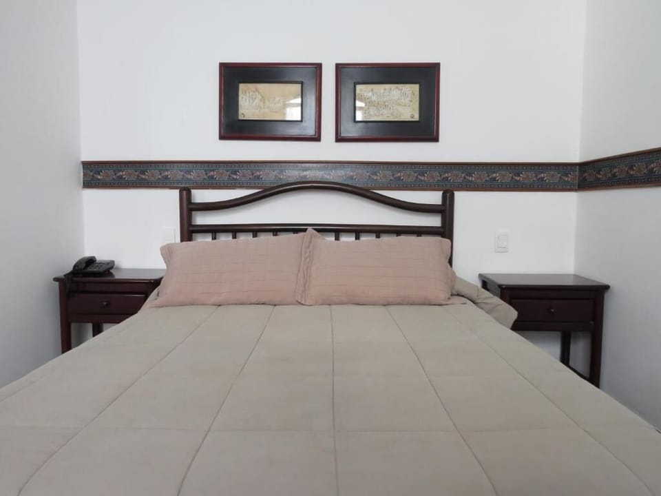 Double Room | Minibar, desk, free cribs/infant beds, free WiFi