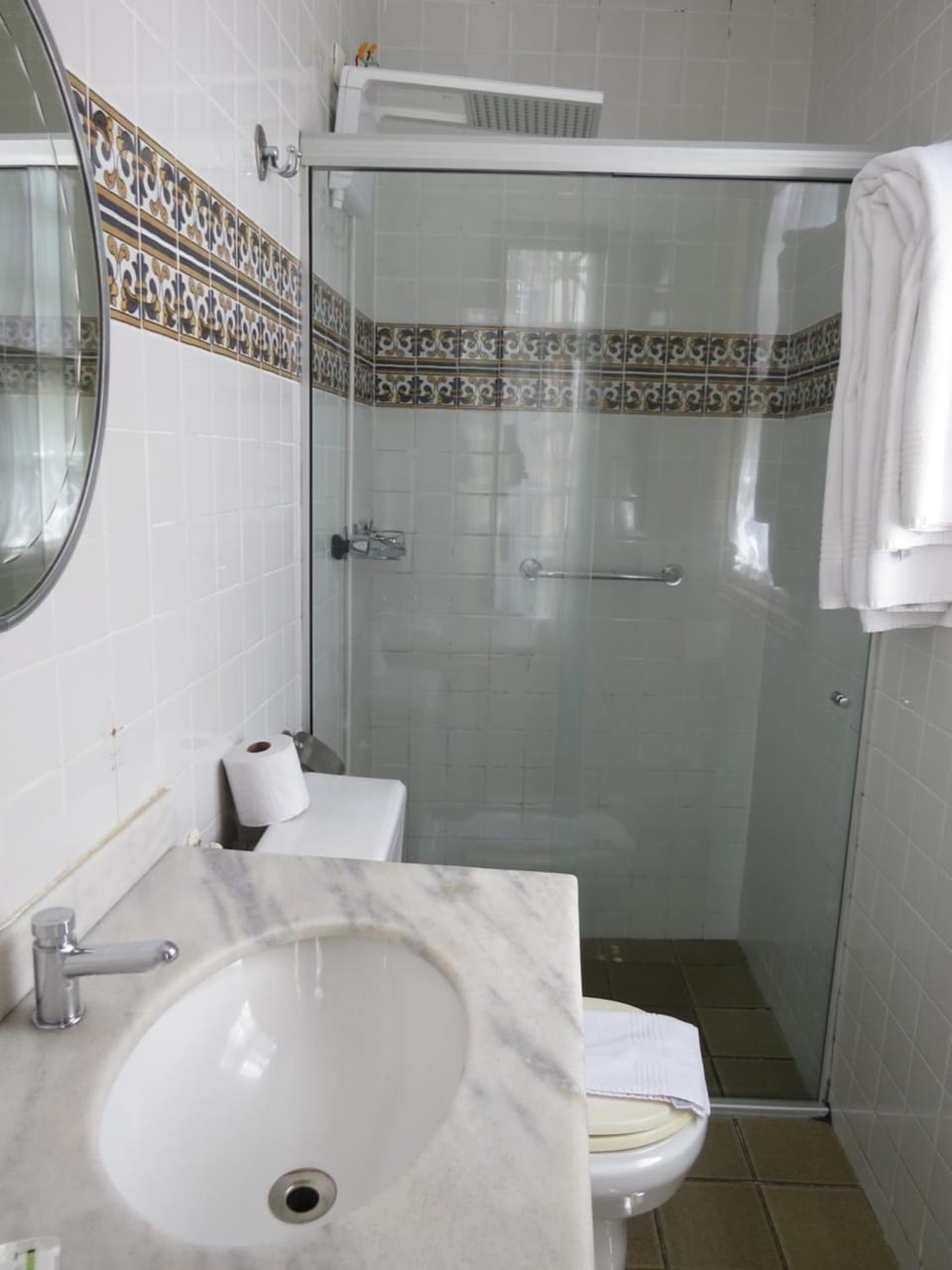 Quadruple Room | Bathroom | Shower, towels