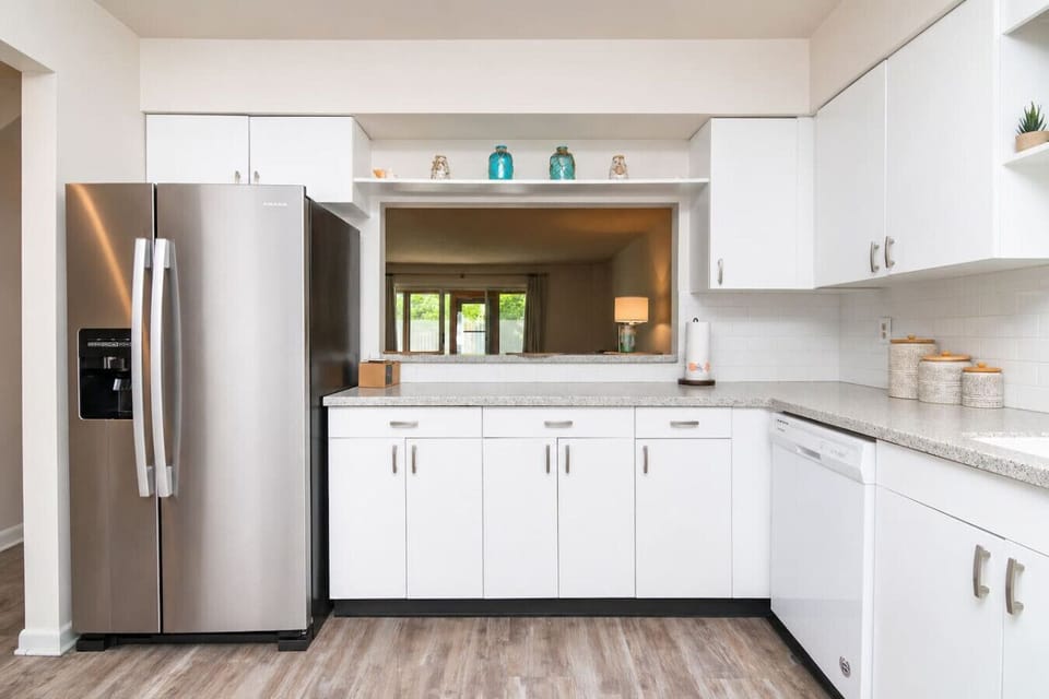 Fully equipped kitchen with everything needed for easy holiday meals, snacks, and morning coffee before heading out to explore.