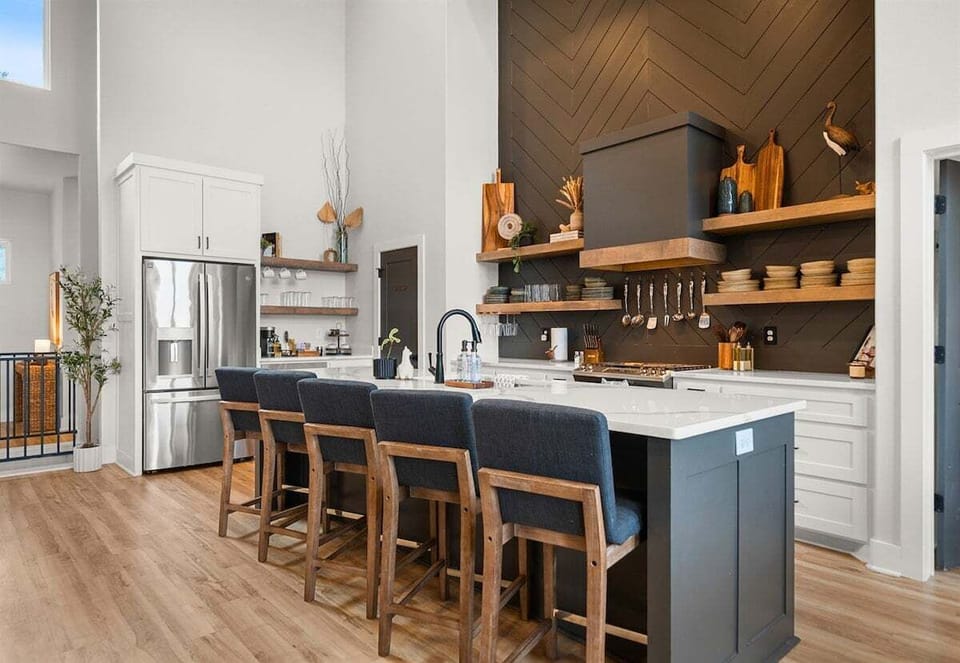 This beautifully styled dining space is perfect for everything from casual breakfasts to celebratory dinners with the whole group.