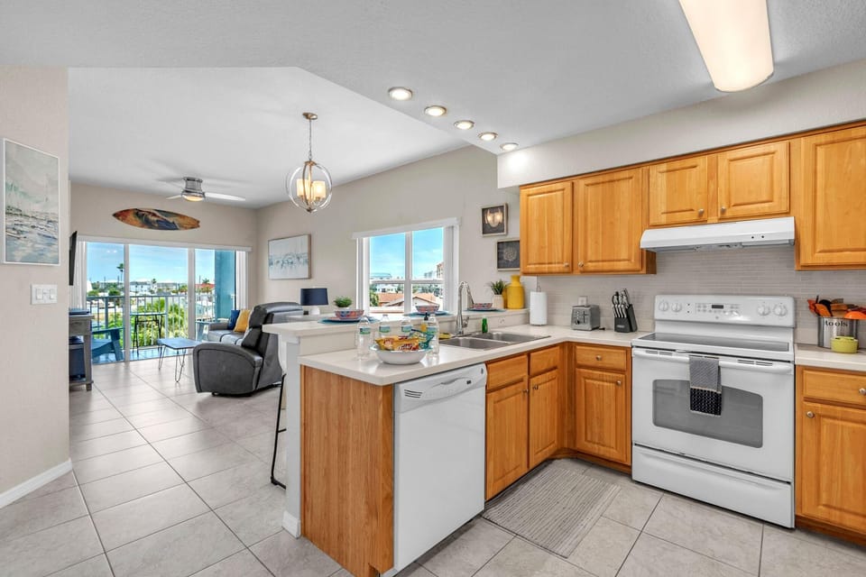 Condo, Multiple Beds (Skyline of Madeira 306) | Private kitchen
