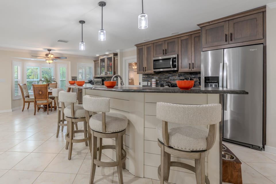House, Multiple Beds (The Sunseeker) | Private kitchen