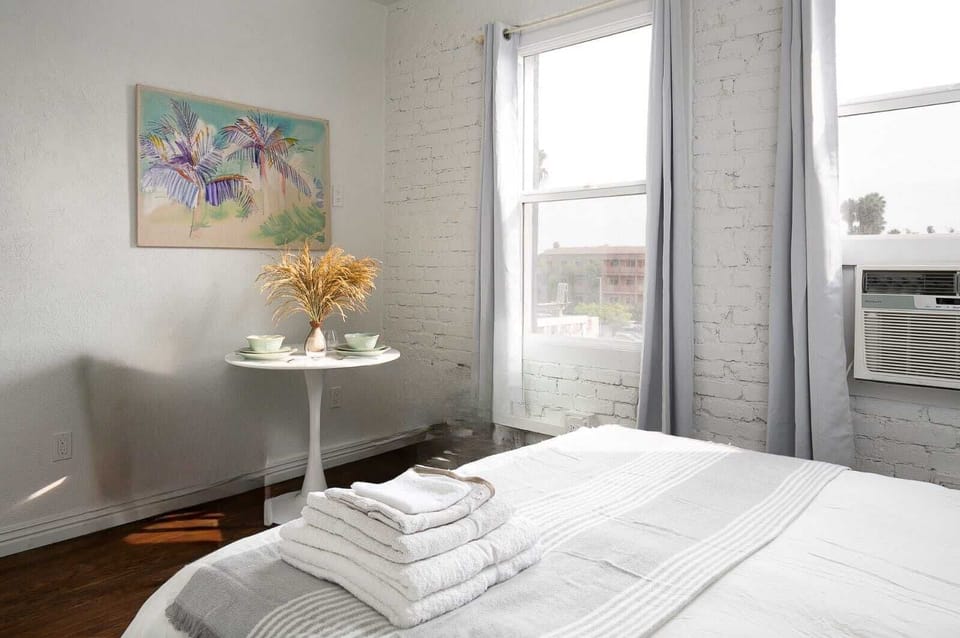 Basic Studio, Pets Allowed, City View | Laptop workspace, free WiFi