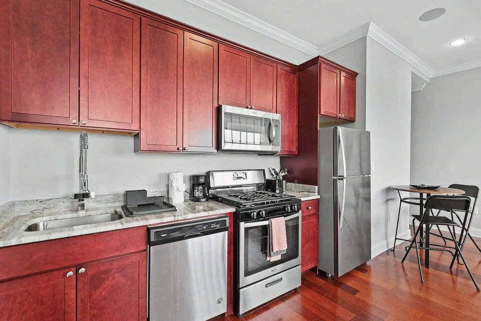 Full Kitchen