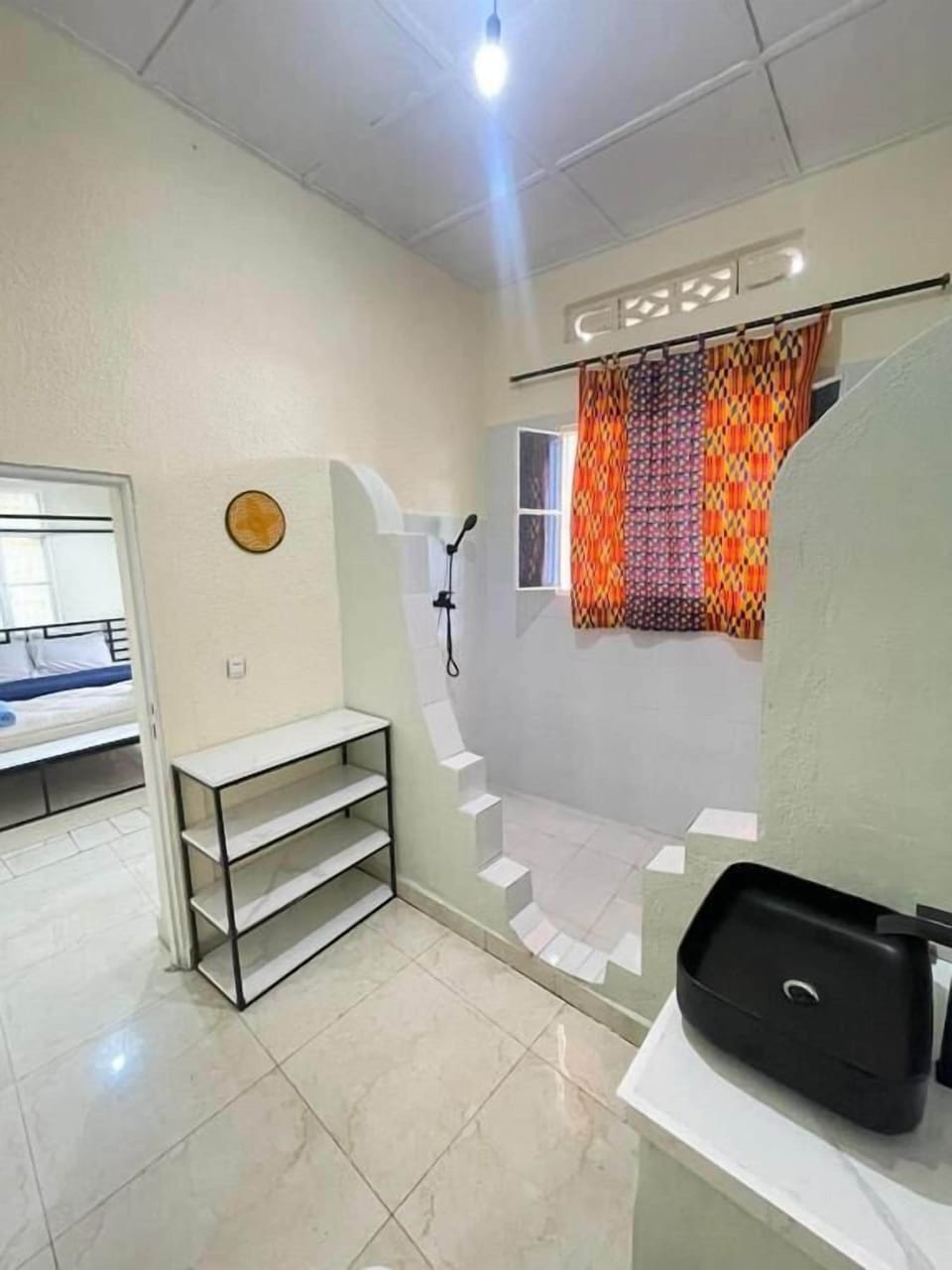 Standard Double Room, Balcony, Courtyard View | Bathroom | Slippers