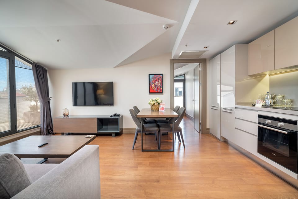 Suite, Terrace | Premium bedding, in-room safe, desk, blackout drapes