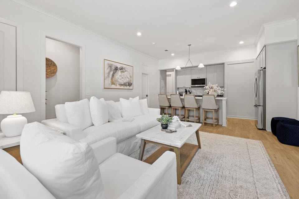 Bright living room with plenty of space to relax