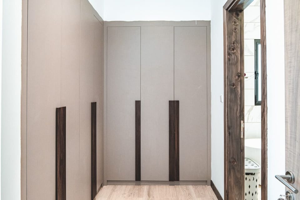 Hallway leading to Bedrooms