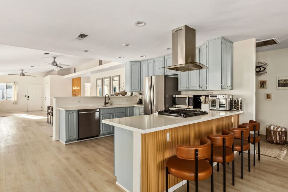 An open layout built for cooking and connecting.