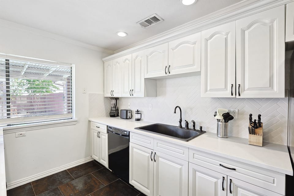A light-filled kitchen that makes cooking and entertaining a pleasure