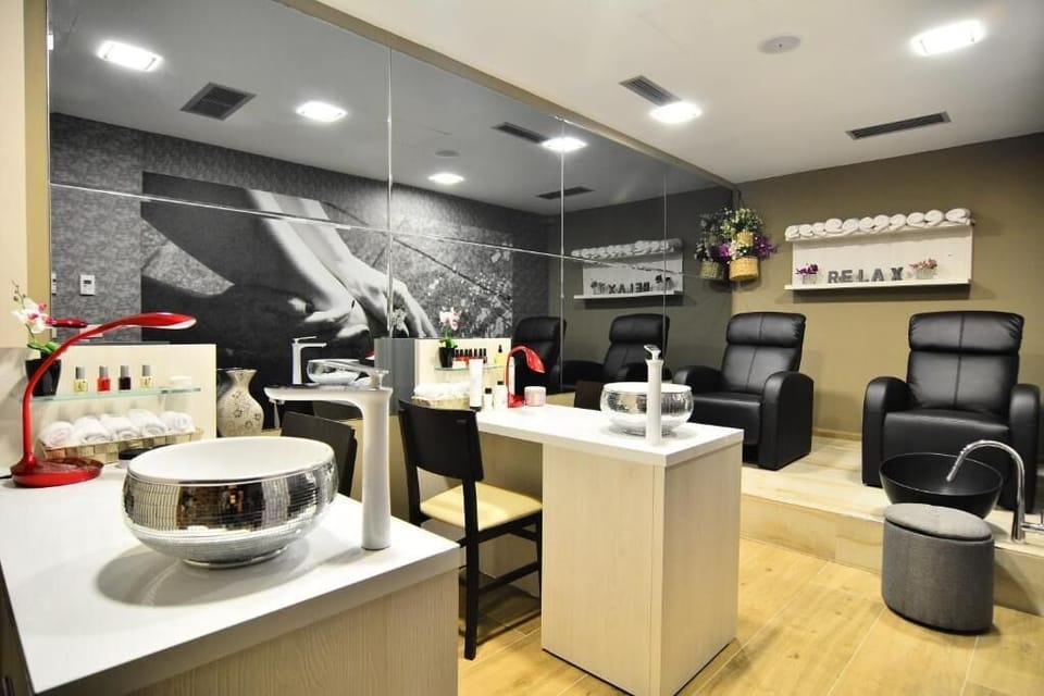 Hair salon