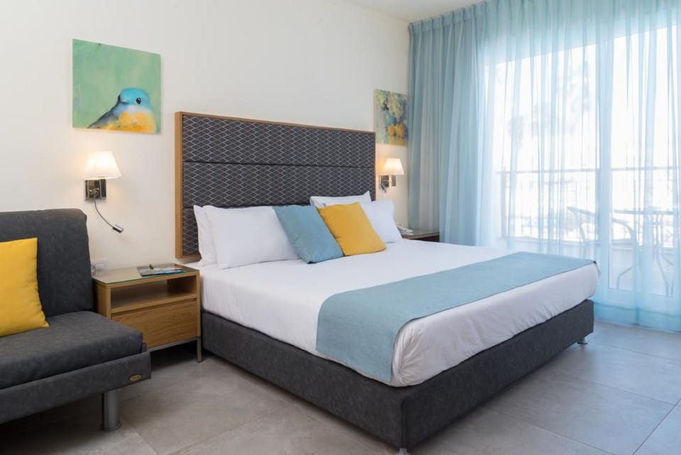 In-room safe, desk, rollaway beds, free WiFi