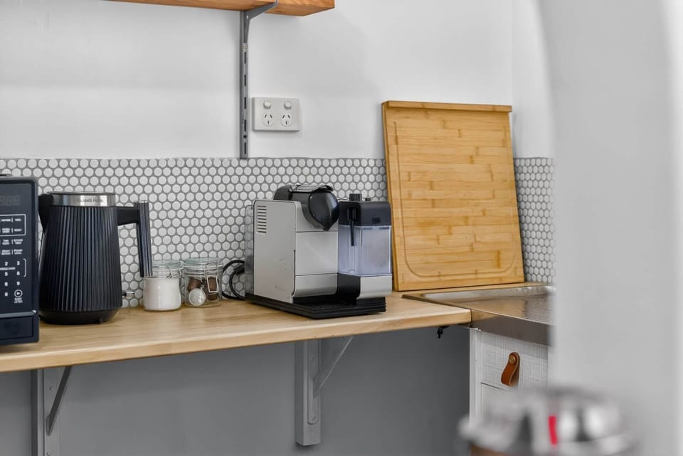 Coffee machine with Nespresso style capsules