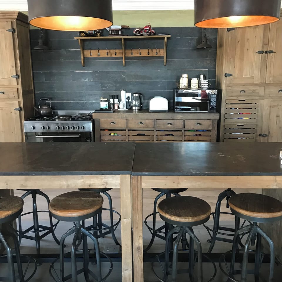 Deluxe Double or Twin Room, Garden View | Private kitchen | Fridge, microwave, oven, stovetop