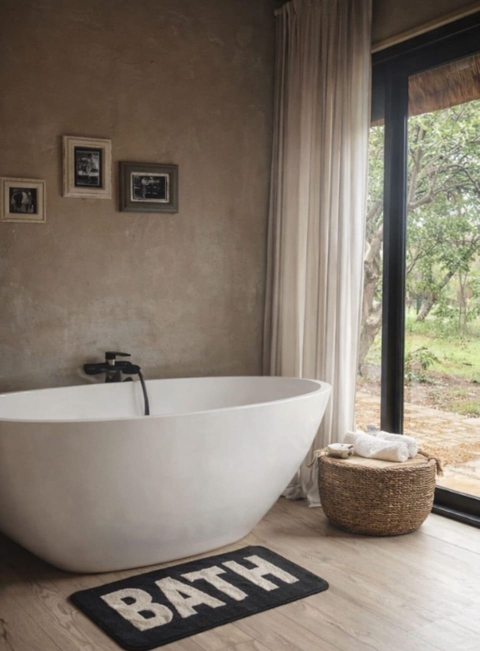 Deluxe Villa, Valley View | Bathroom | Separate tub and shower, towels, soap, shampoo