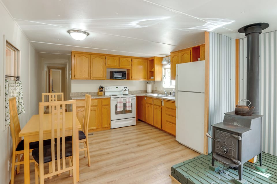 Kitchen | Dining Area