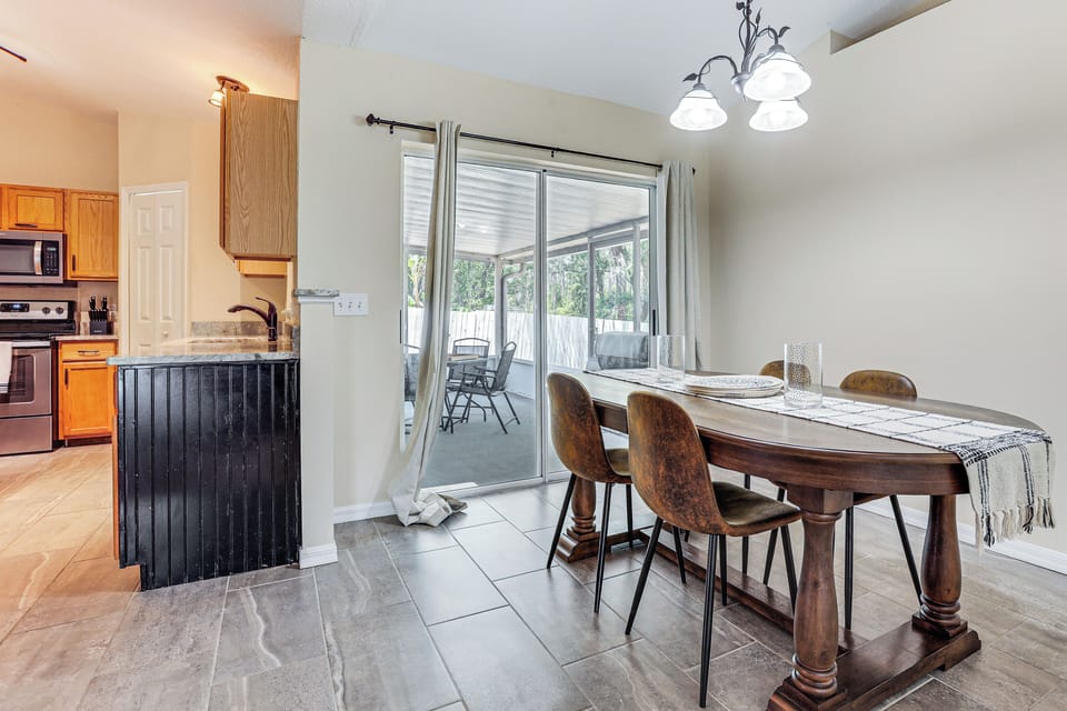 Dining Area | Dishware & Flatware