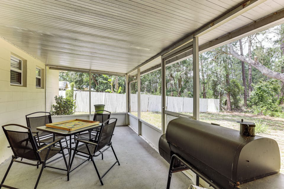 Screened-In Porch