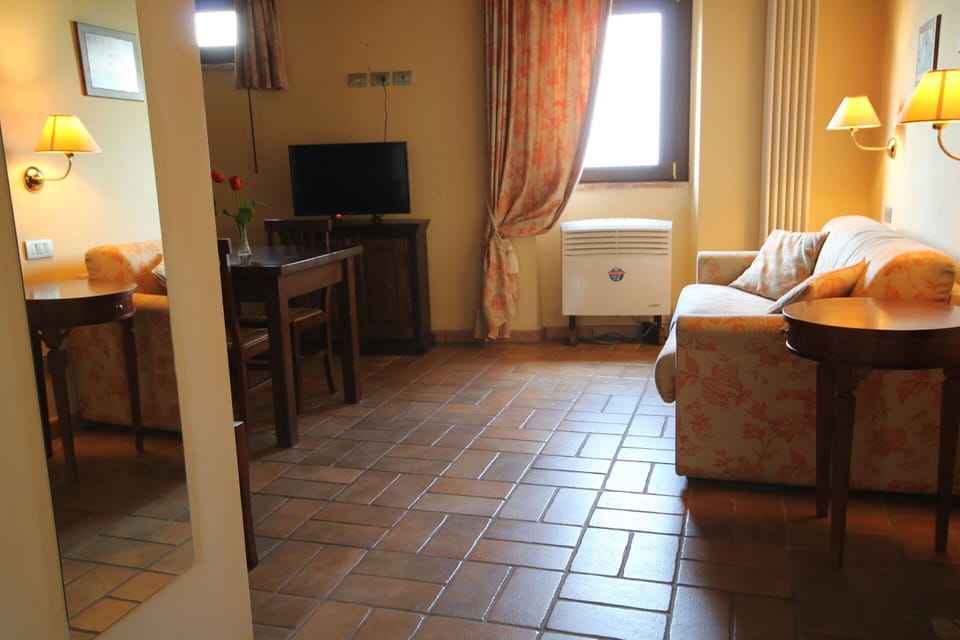 Autumn, Bedroom, Spring, Summer
