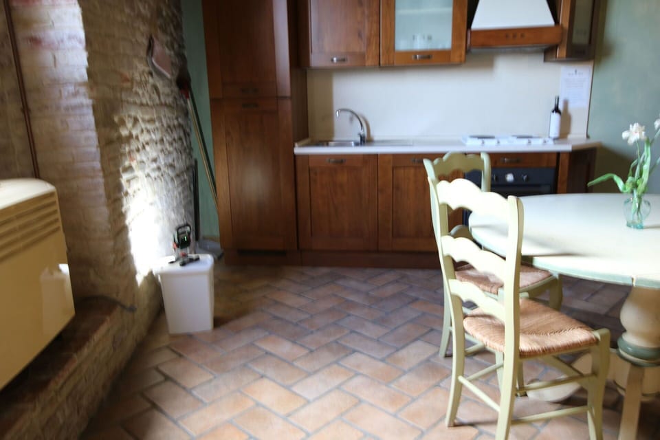 Autumn, Dining Room, Kitchen, Spring, Summer