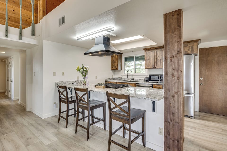 Kitchen | Main Floor | Cooking Basics | Breakfast Bar Seating