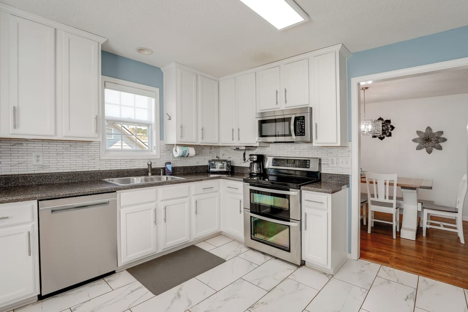 Kitchen | Main Level