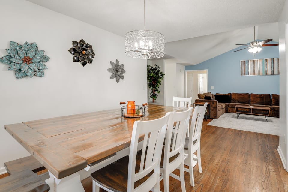 Dining Area | Dishware & Flatware | Main Level