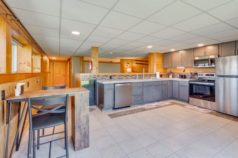 Interior | Kitchen & Dining Area | Single-Story Apartment