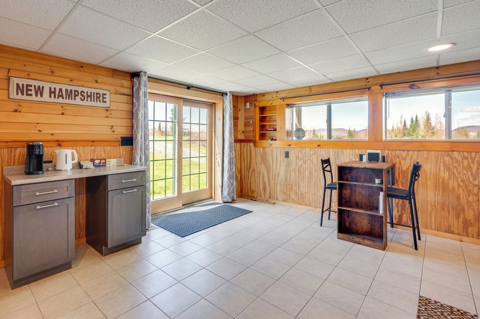 Dining Area | Dishes & Flatware Provided | Coffee Bar