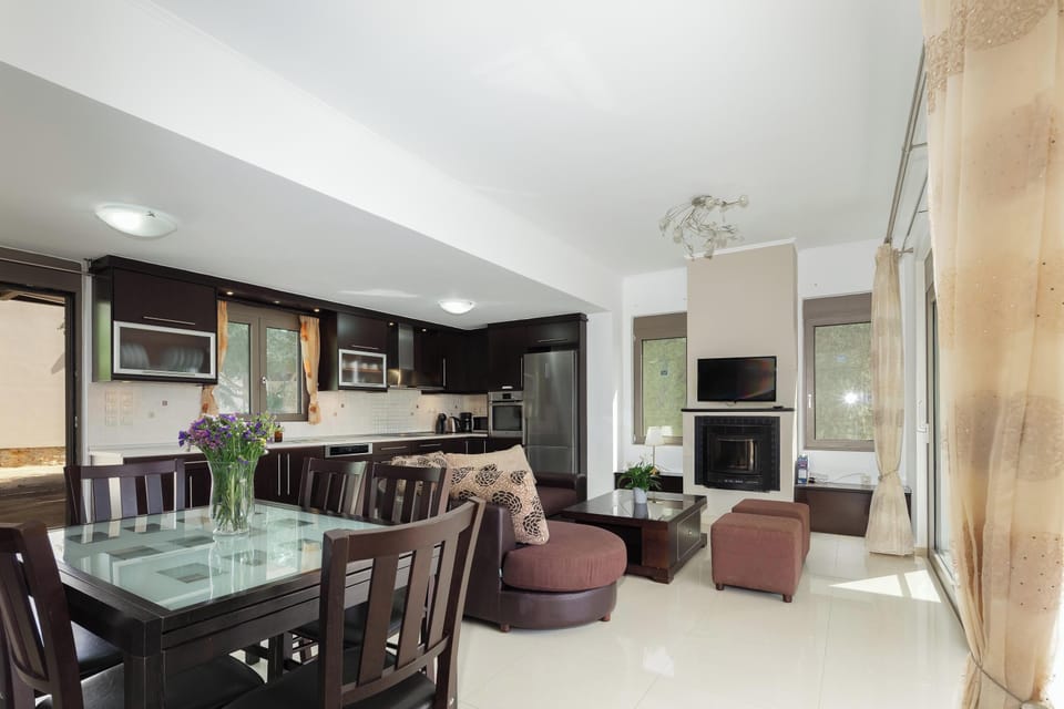 Seamless indoor and outdoor connection