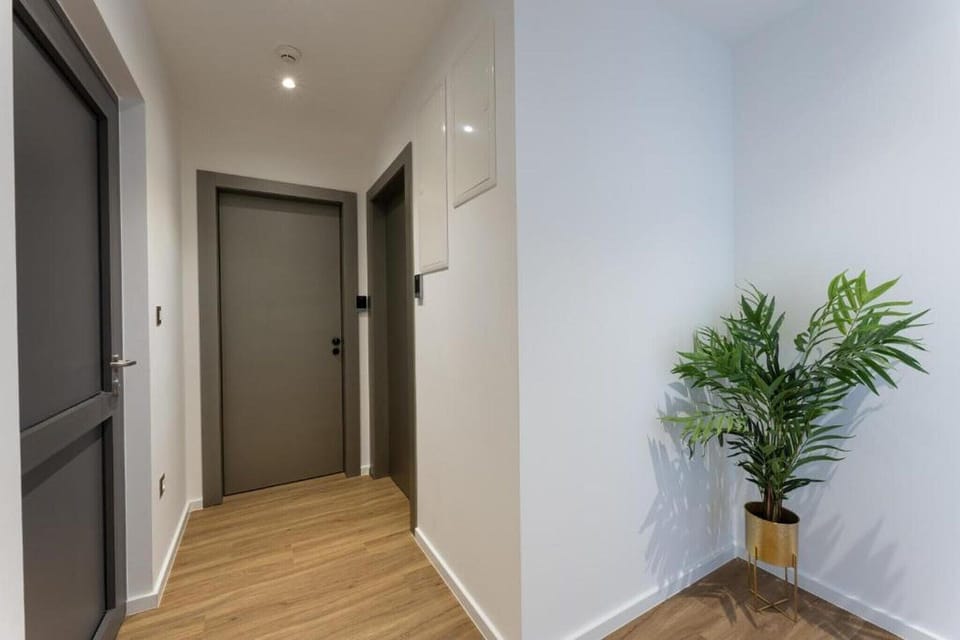 Entrance / Reception