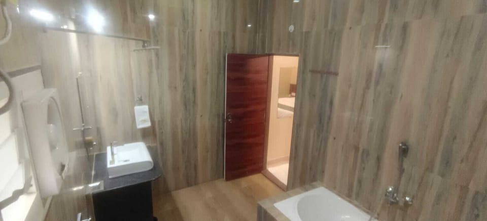 Super Deluxe Room | Bathroom