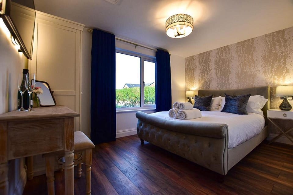 2 bedrooms, iron/ironing board, WiFi (free), bed sheets