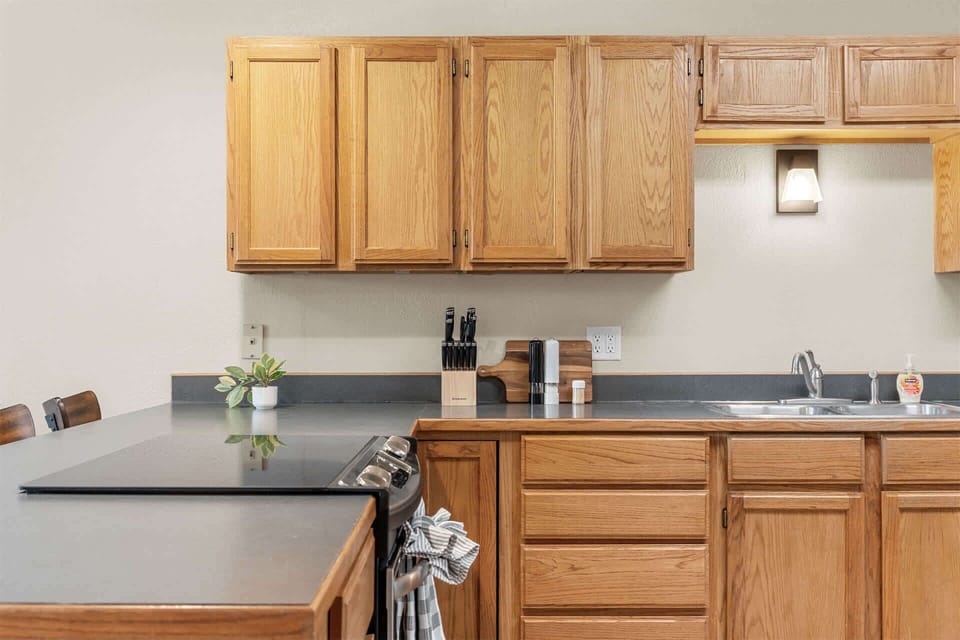 The open kitchen is well equipped for an unforgettable getaway​