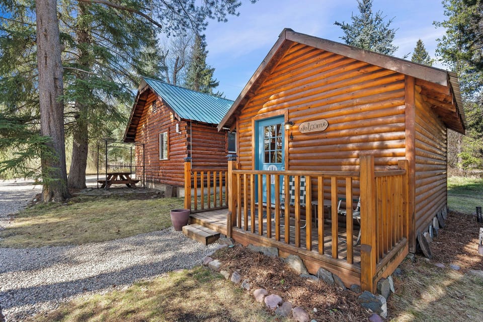 A place that actually looks like where you are. Montana-built, comfortable, and fifteen minutes from the gates of Glacier. 