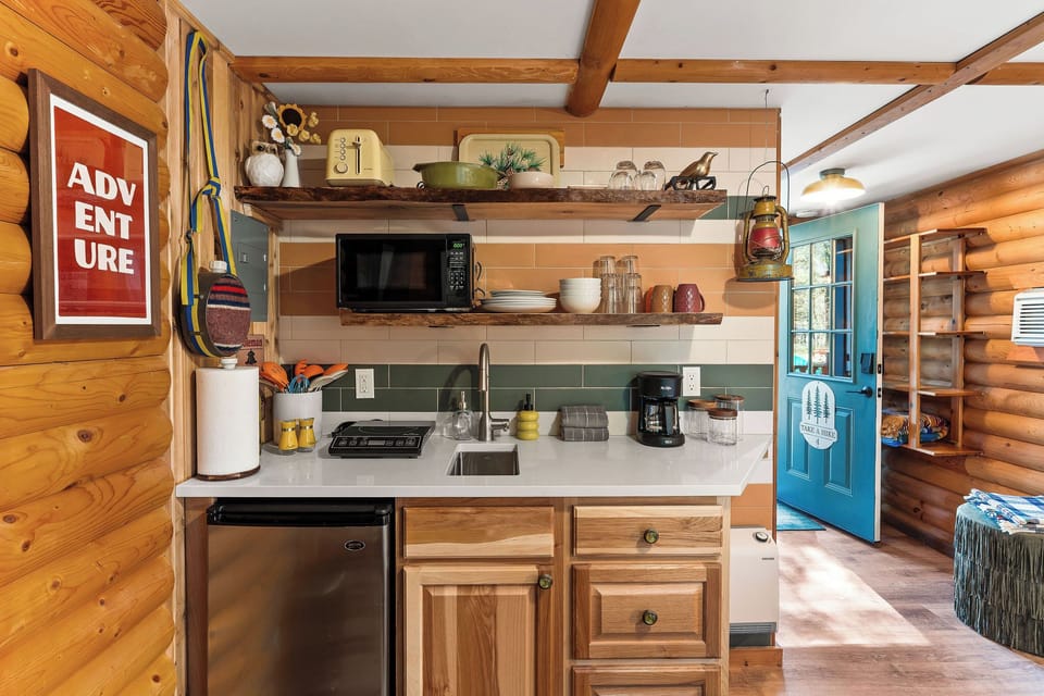 Fully stocked and ready to go. The kitchen that means you don't have to eat out if you don't want to and can create tasty breakfast and dinners. Details that make the stay feel a little more yours