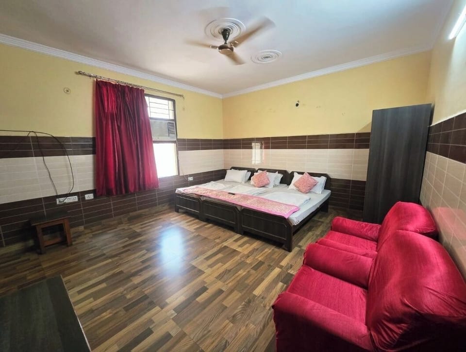 Basic Double Room | Desk, laptop workspace, free WiFi