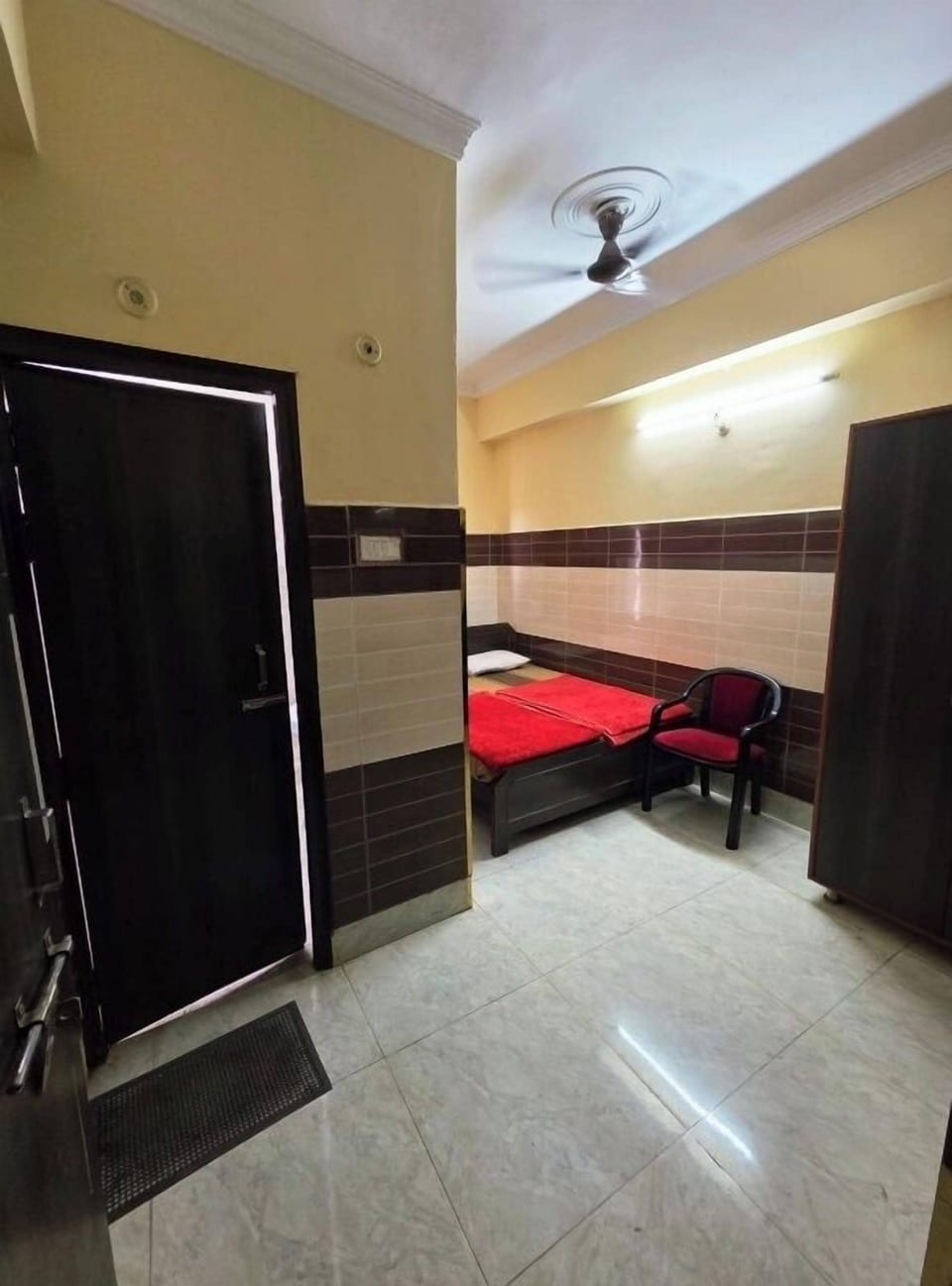 Basic Double Room | Interior
