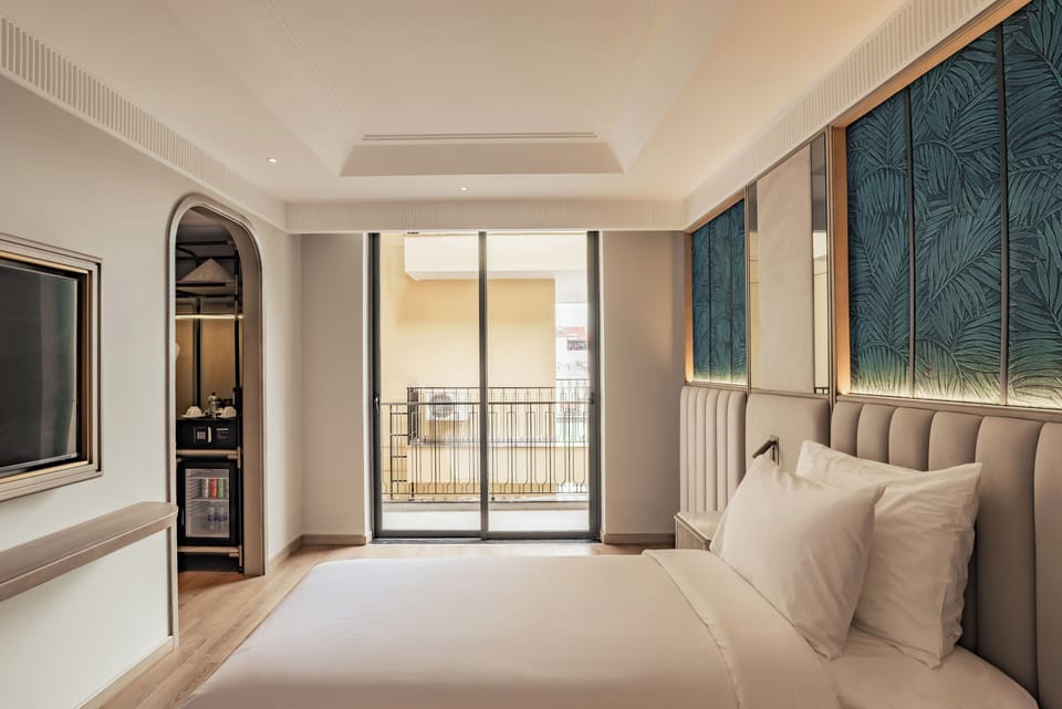 Deluxe Double or Twin Room, Non Smoking, Balcony | In-room safe, desk, laptop workspace, blackout drapes