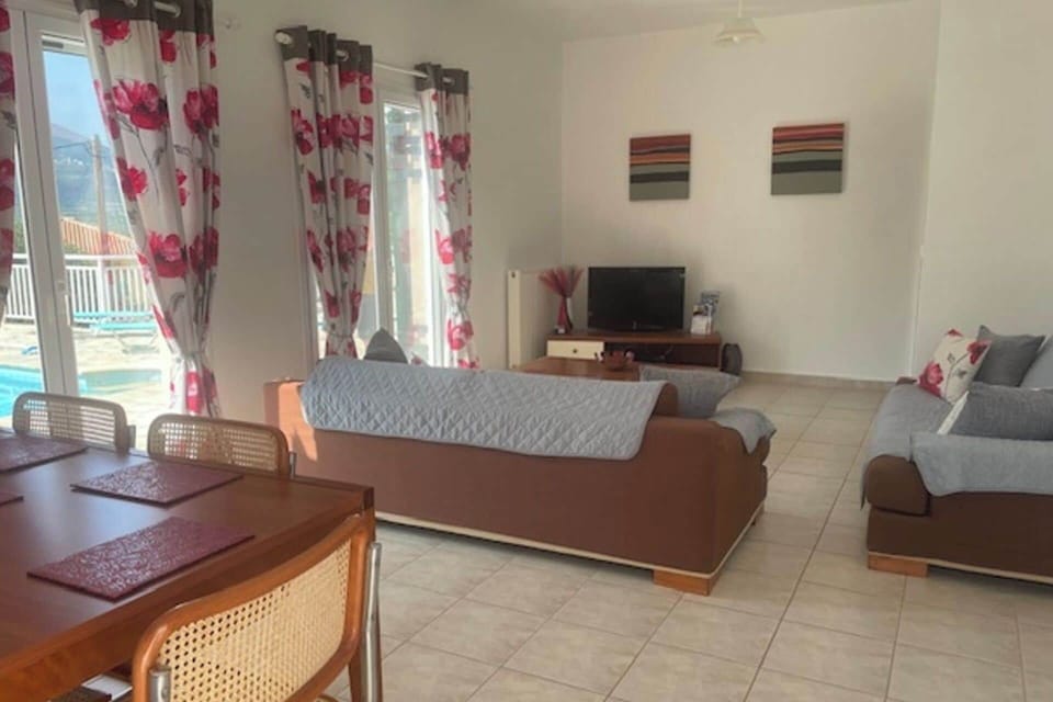 Villa Eros - Private Pool - Mountain Views Villa in Cephalonia