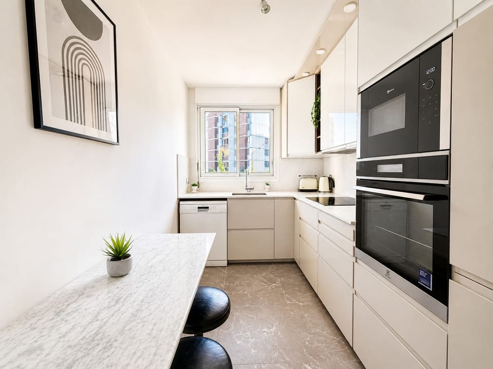 Apartment | Private kitchen | Fridge, microwave, oven, stovetop