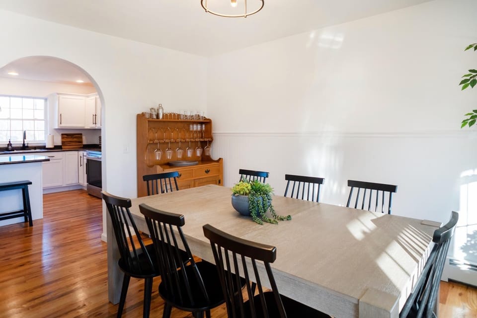Dining room - seats 8